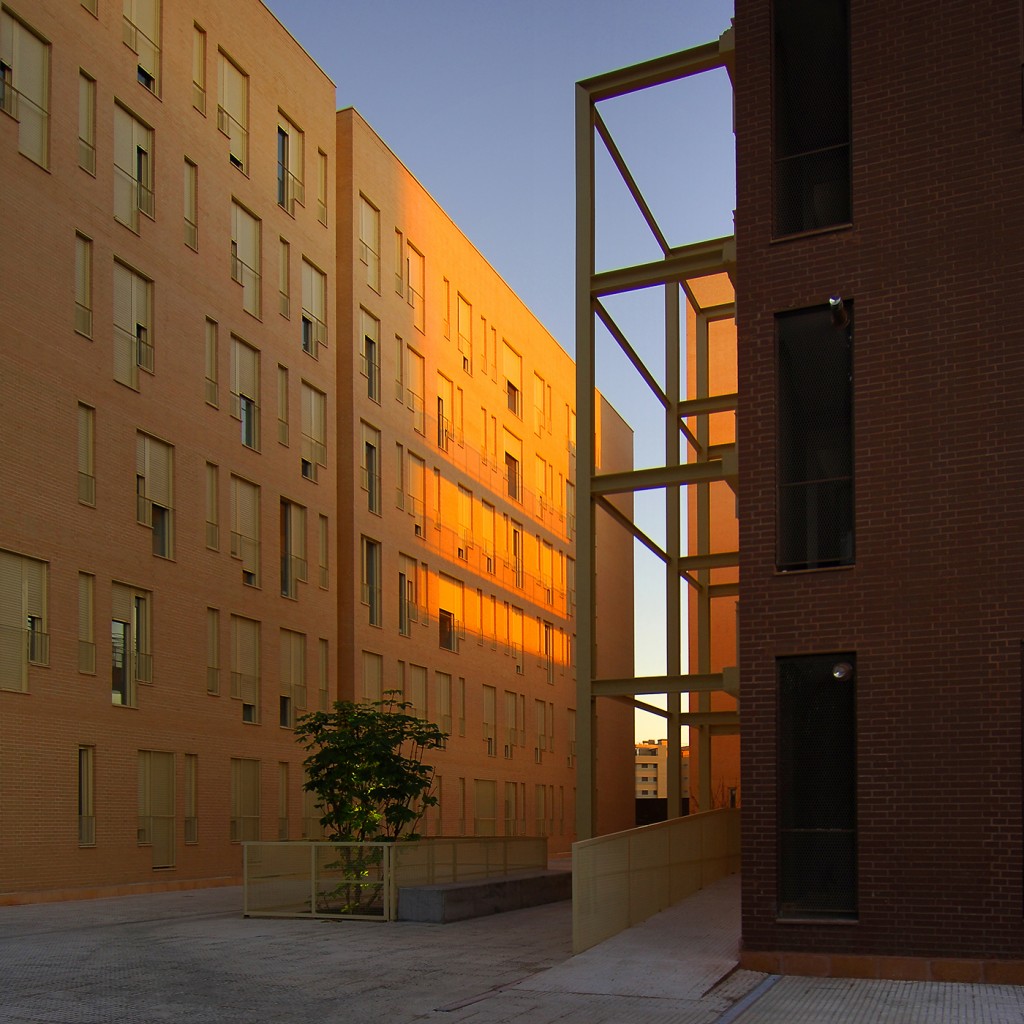 emv-carabanchel-hand-architecture-sergio-de-miguel