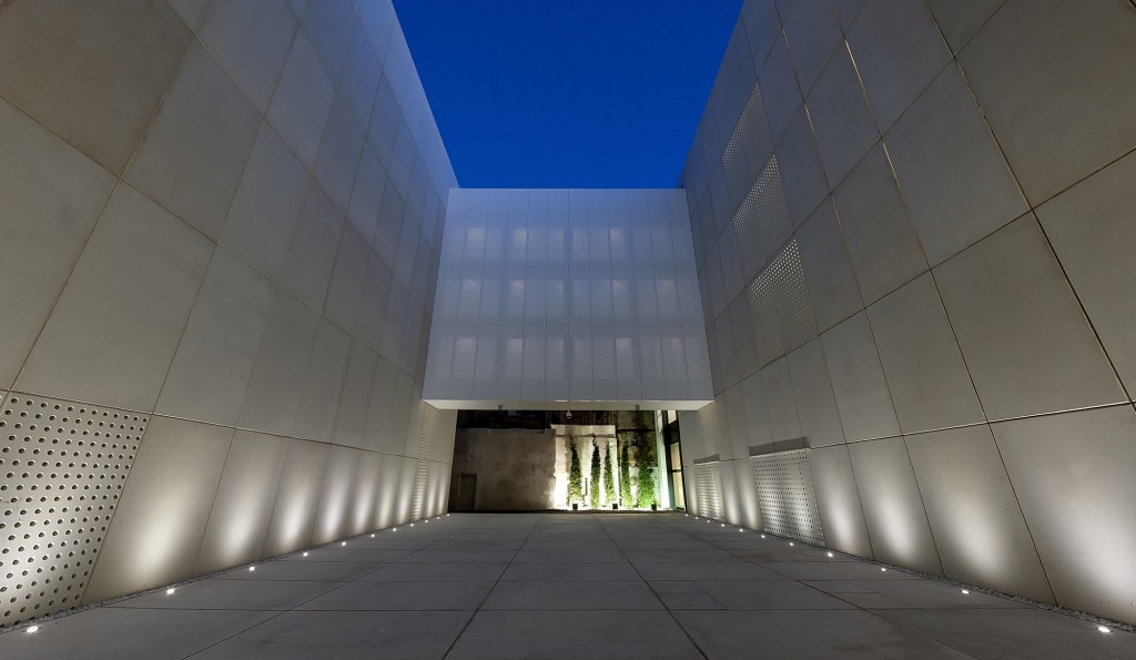 provincial-historical-archive-mallorca-hand-architecture-sergio-de-miguel