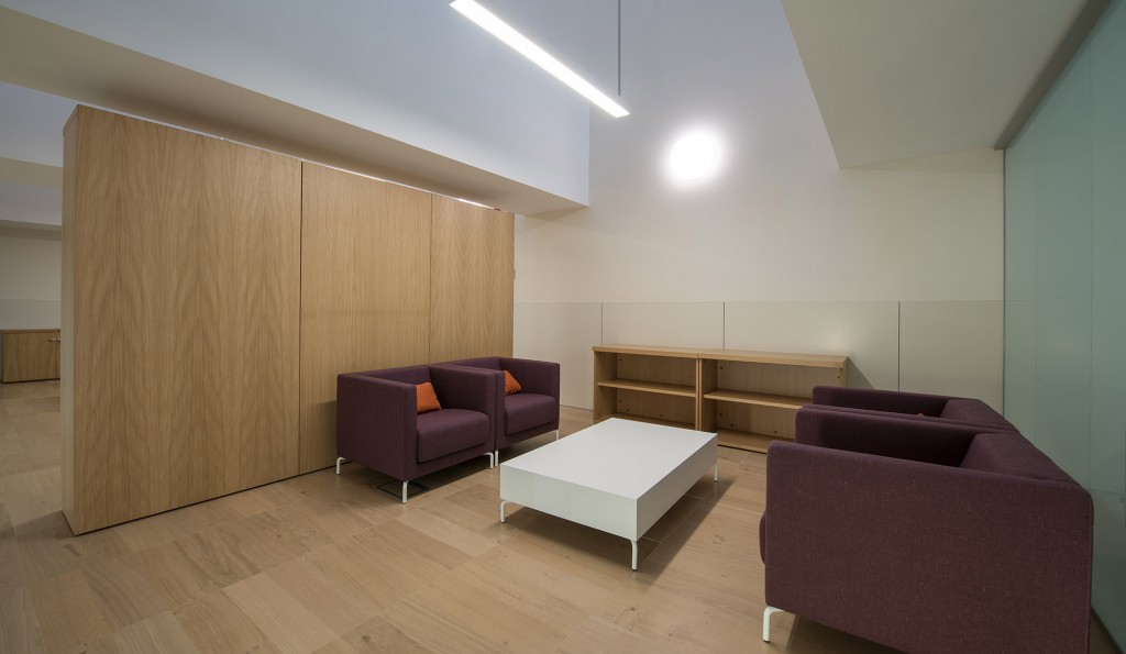 provincial-historical-archive-mallorca-hand-architecture-sergio-de-miguel