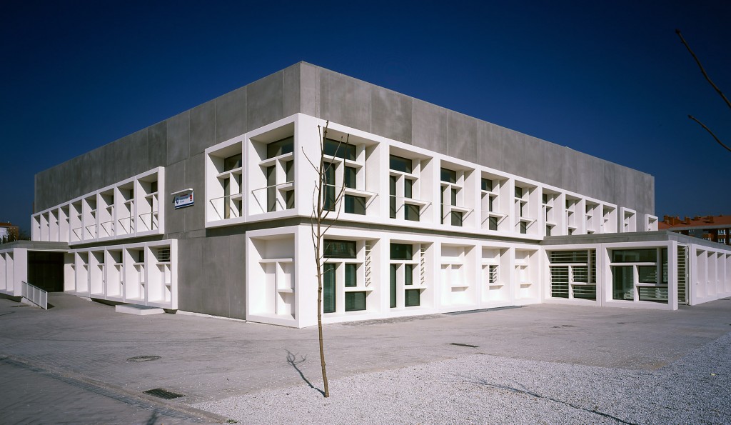 pavones-healthcare-hand-architecture-sergio-de-miguel