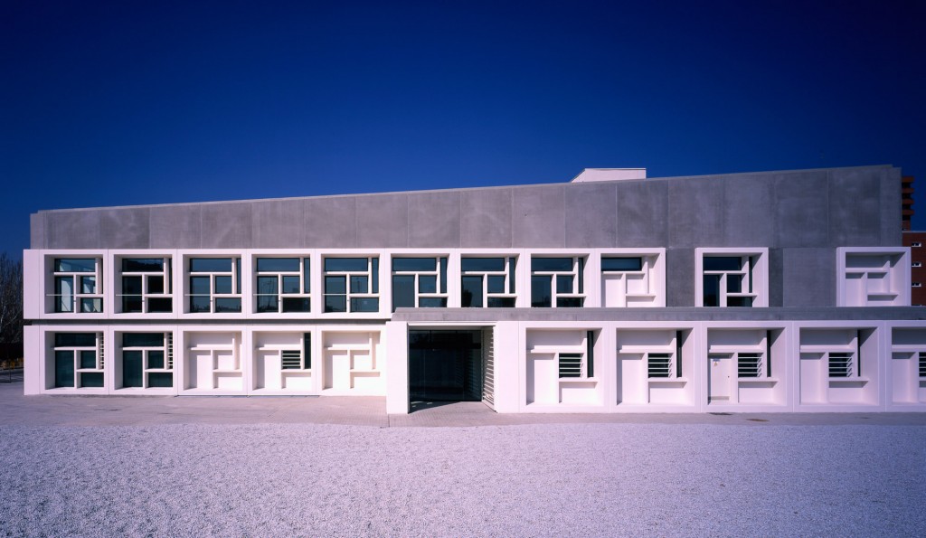 pavones-healthcare-hand-architecture-sergio-de-miguel