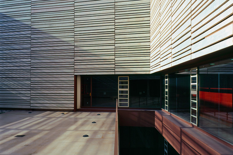 provincial-historical-archive-zamora-hand-architecture-sergio-de-miguel